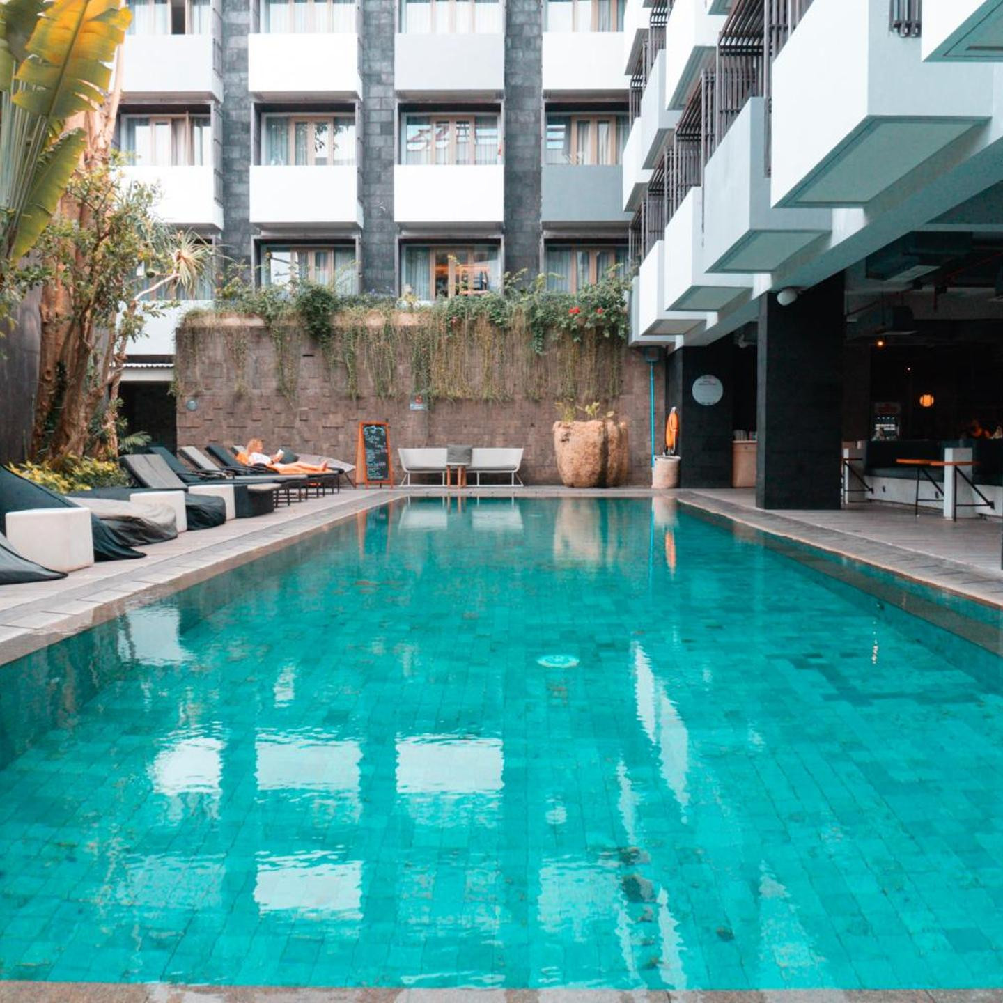 IKOSHAROLD Suites Seminyak