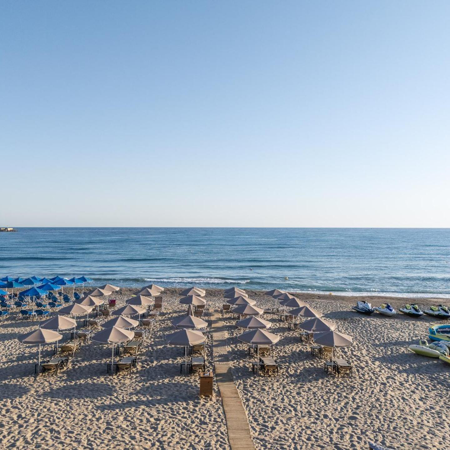 Steris Elegant Beach Hotel & Apartments