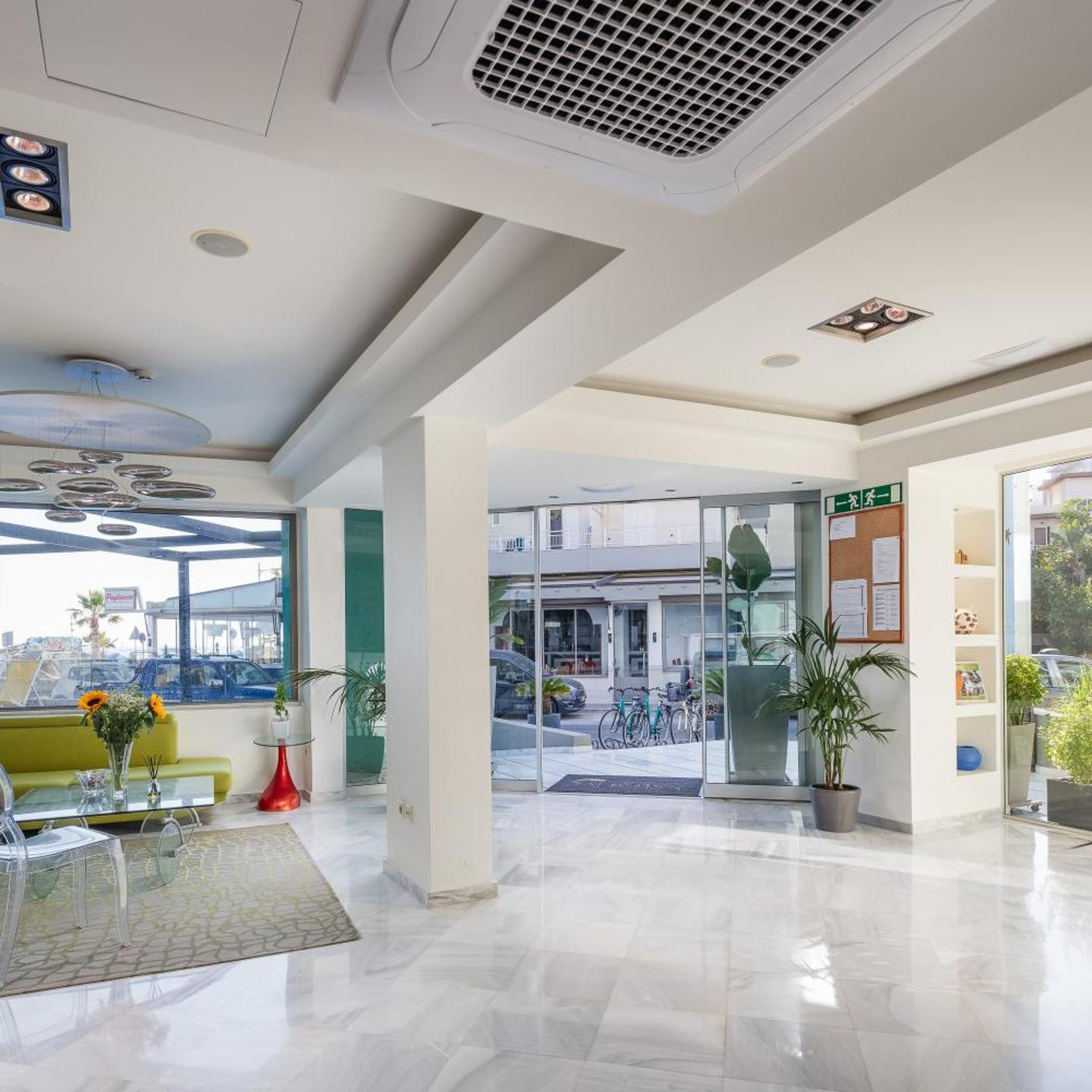 Steris Elegant Beach Hotel & Apartments