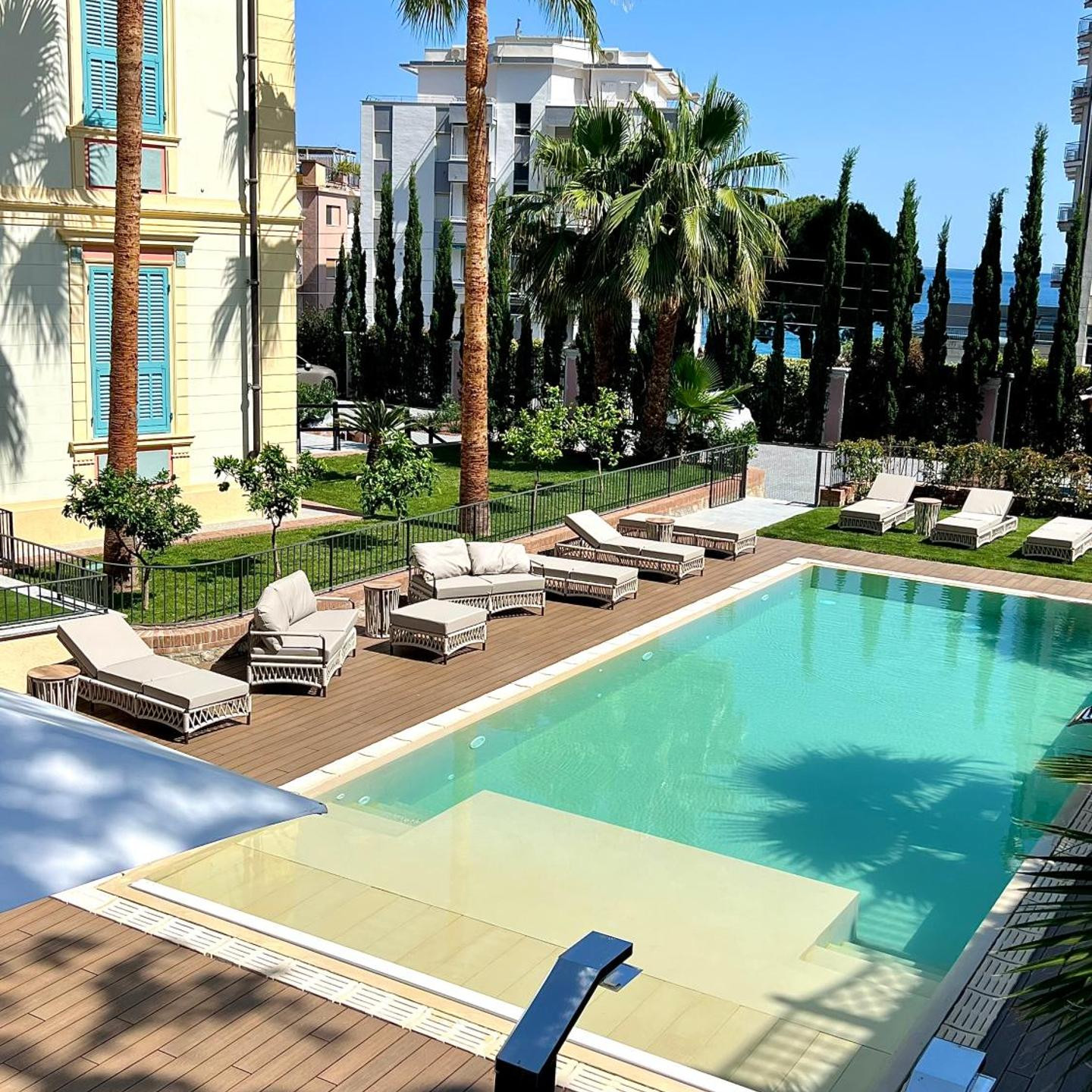 Alaxia Luxury Apartments