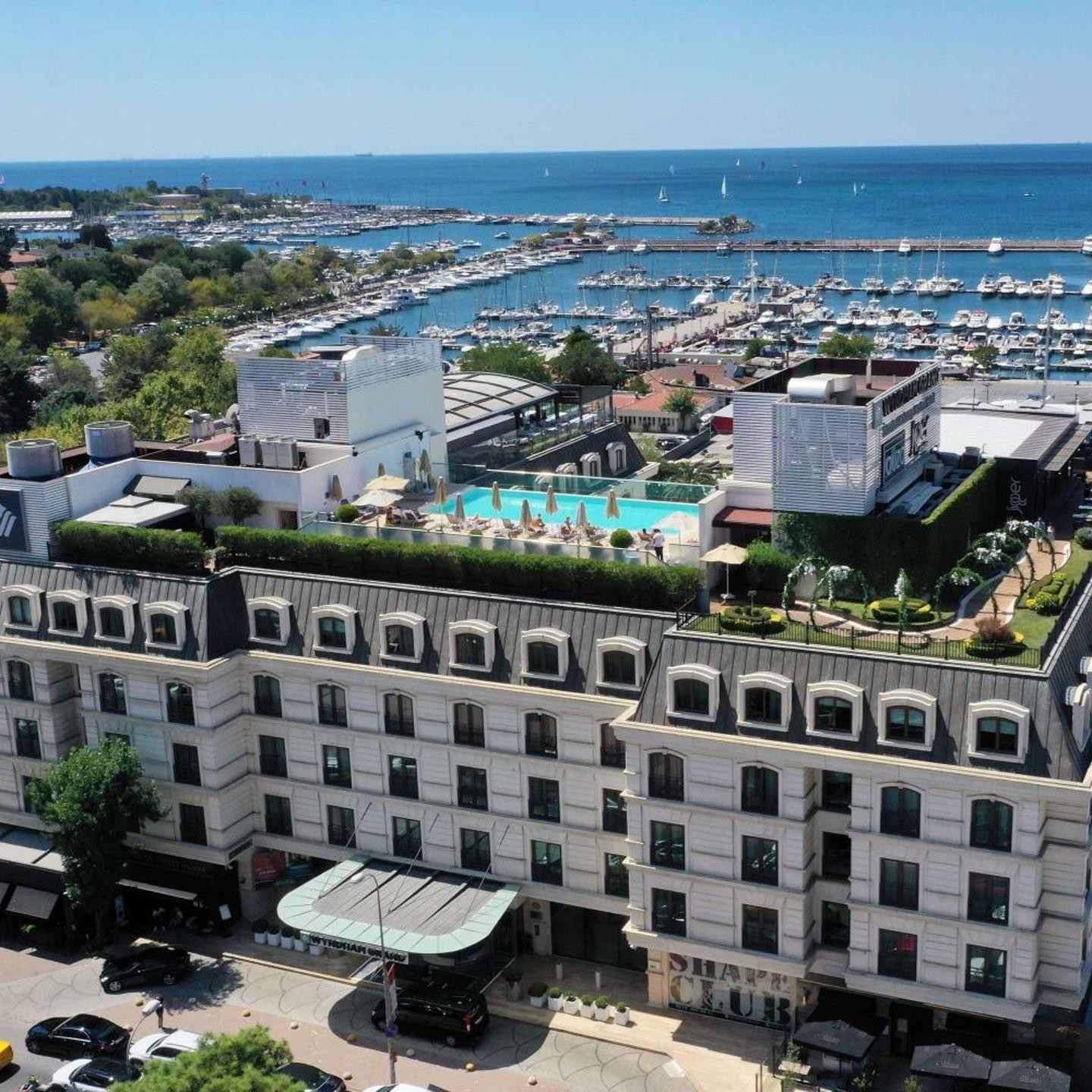 Wyndham Grand Istanbul Kalamis Marina Hotel