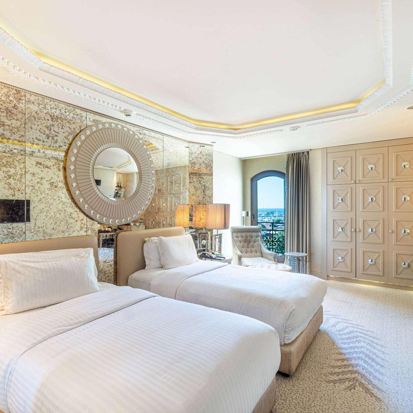 Wyndham Grand Istanbul Kalamis Marina Hotel