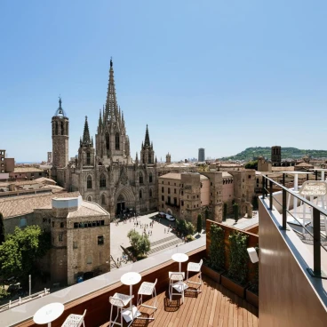 Lamaro Hotel