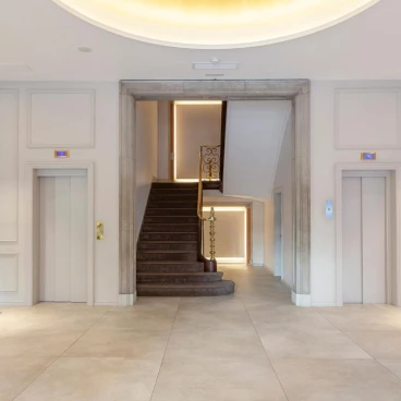 Lamaro Hotel