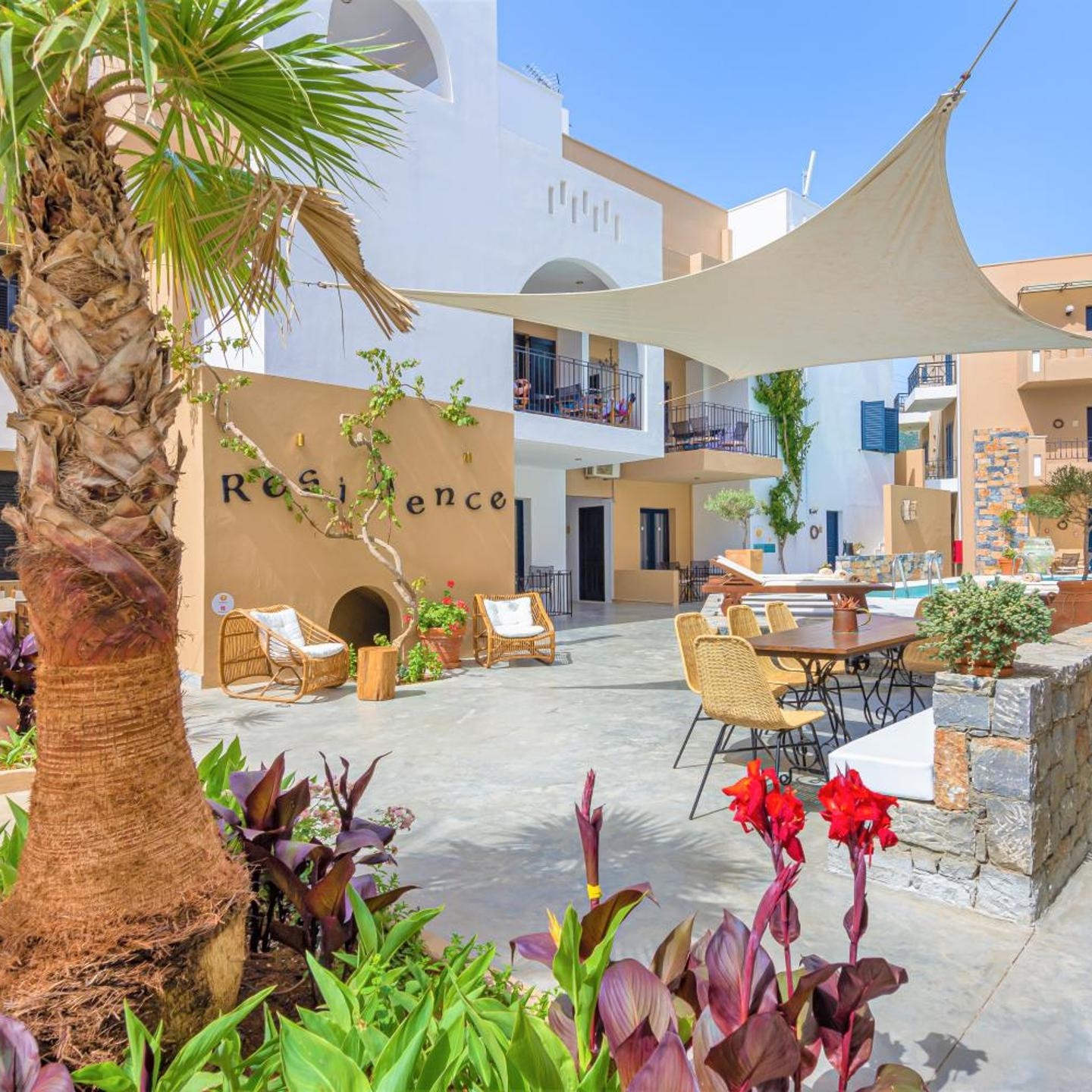 Nami Hotel & Suites