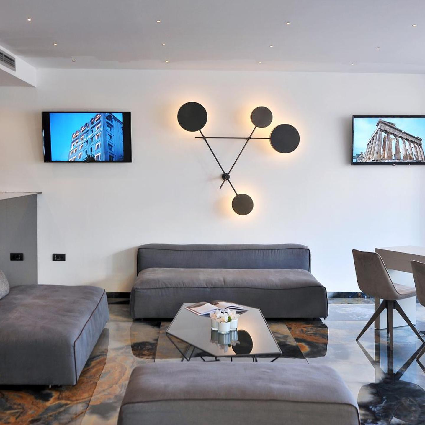 Athenaeum Smart Hotel
