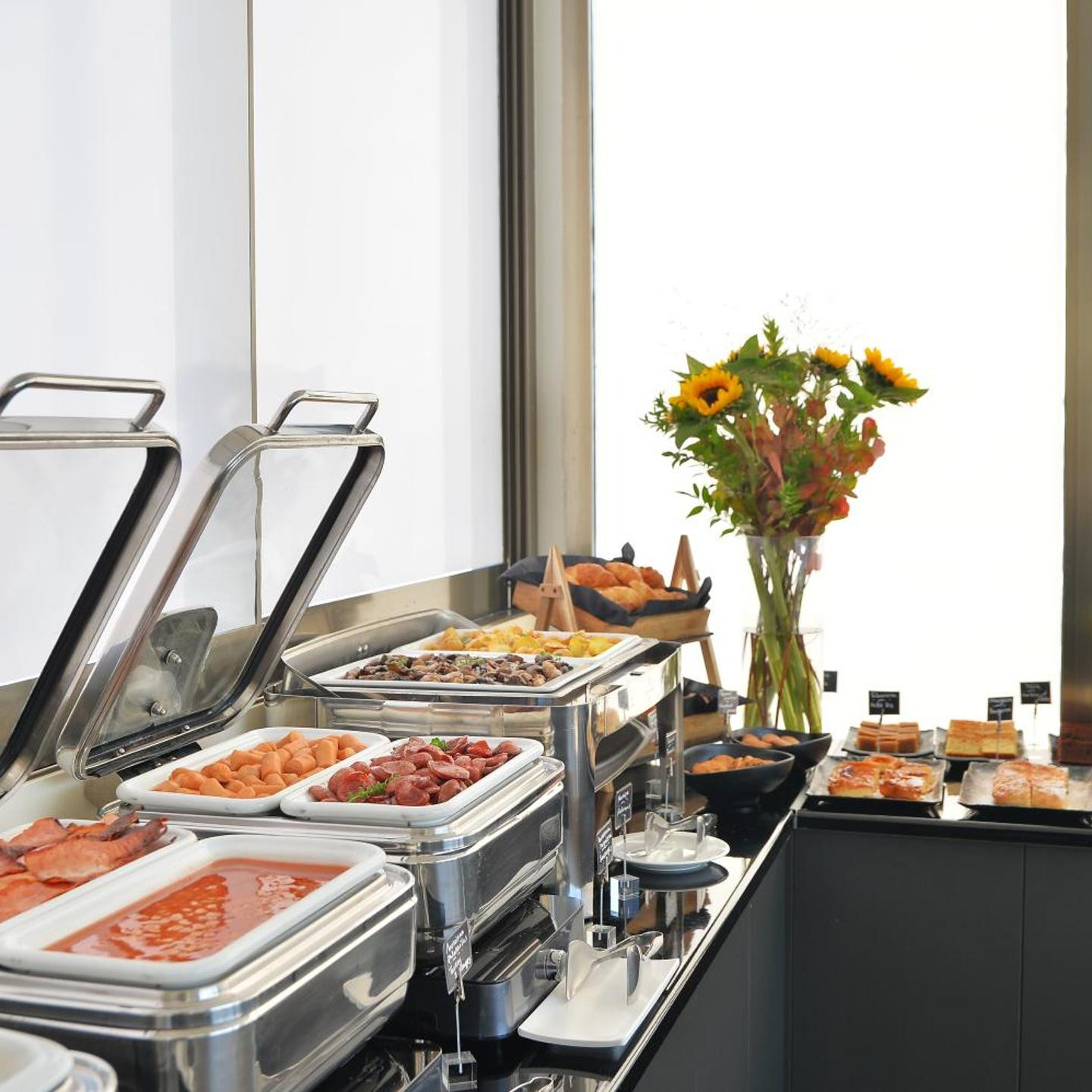 Athenaeum Smart Hotel