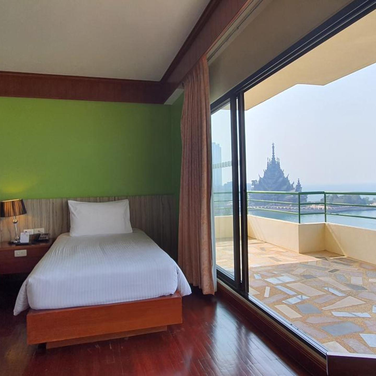 Garden Sea View Resort