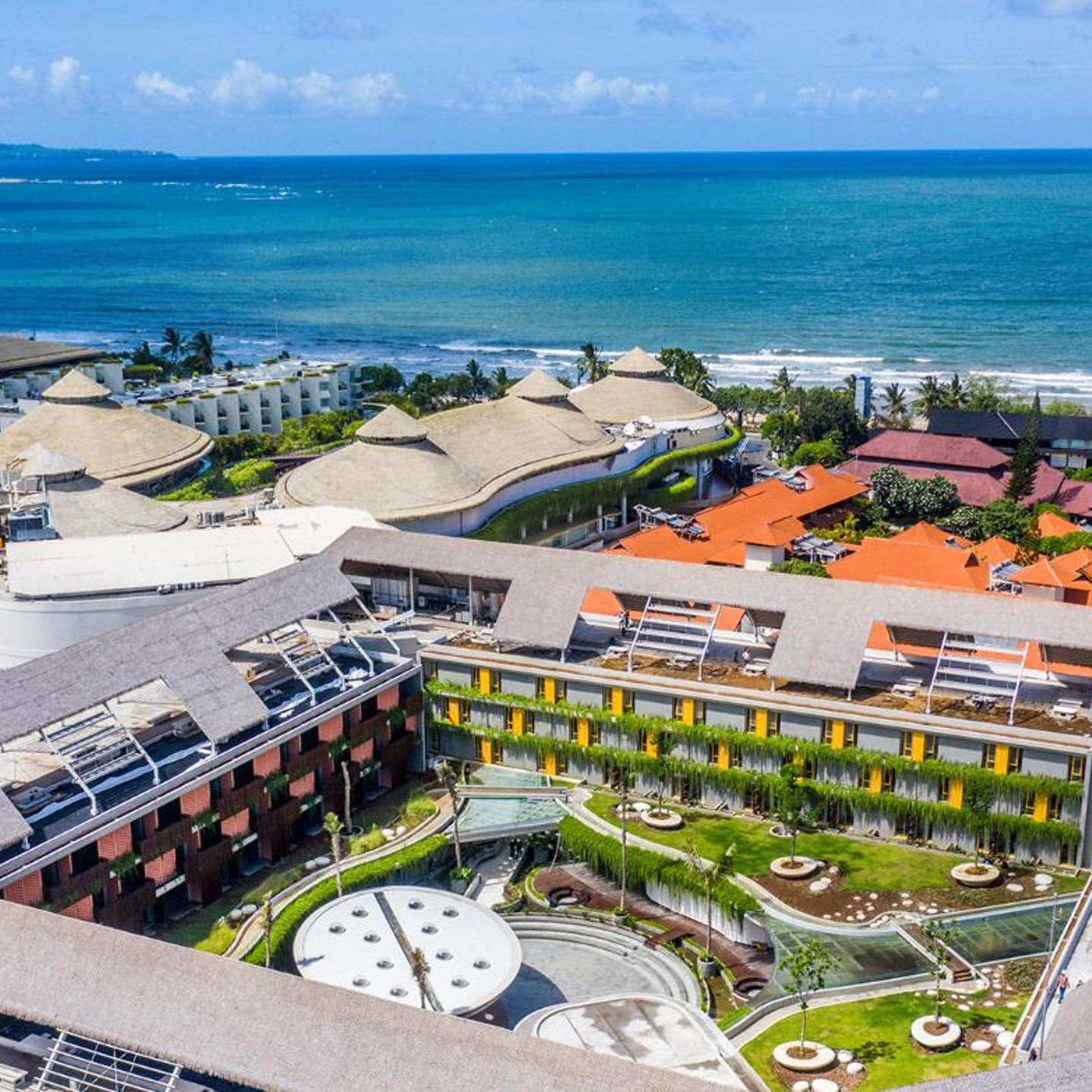 YELLO Hotel Kuta Beachwalk Bali