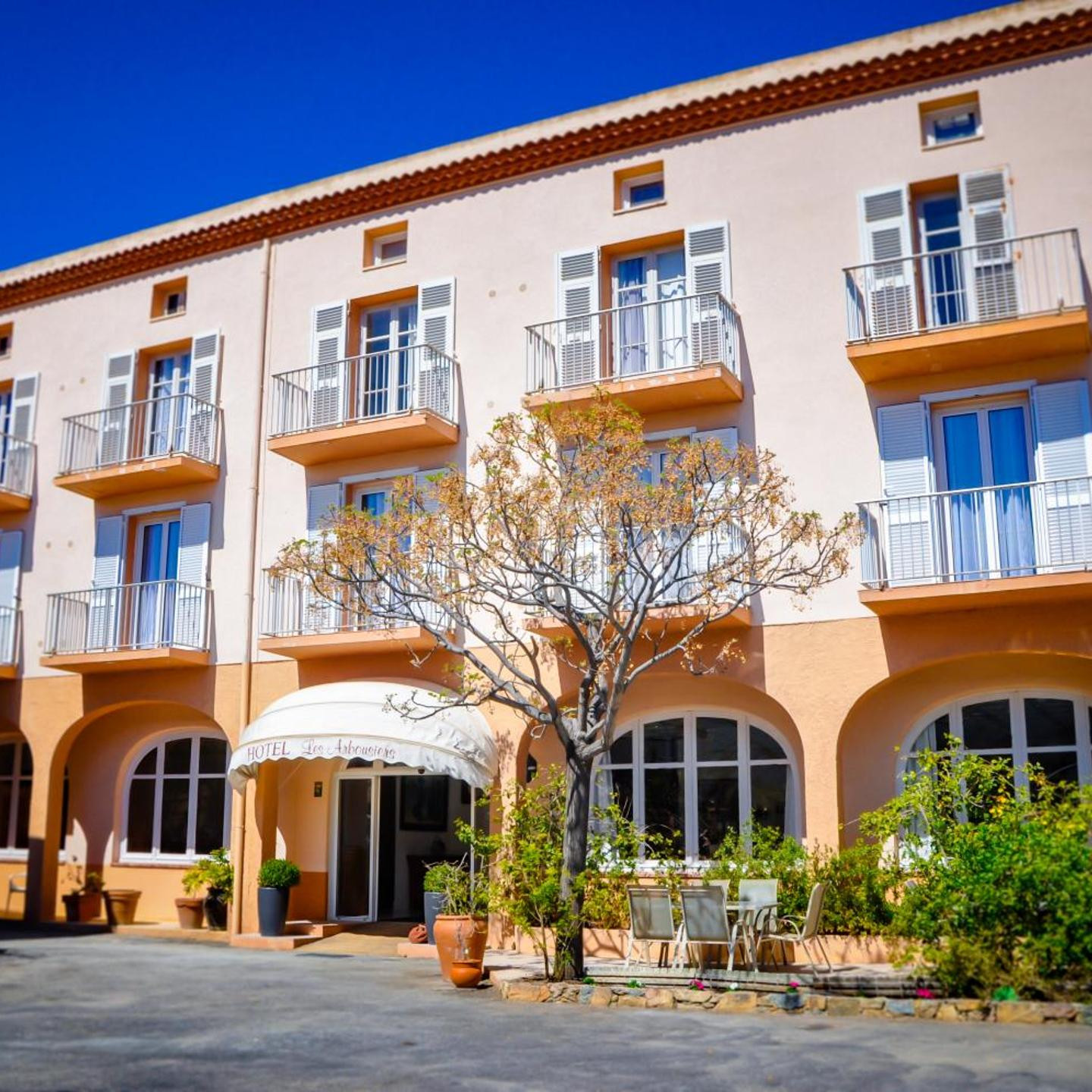 Hôtel les Arbousiers
