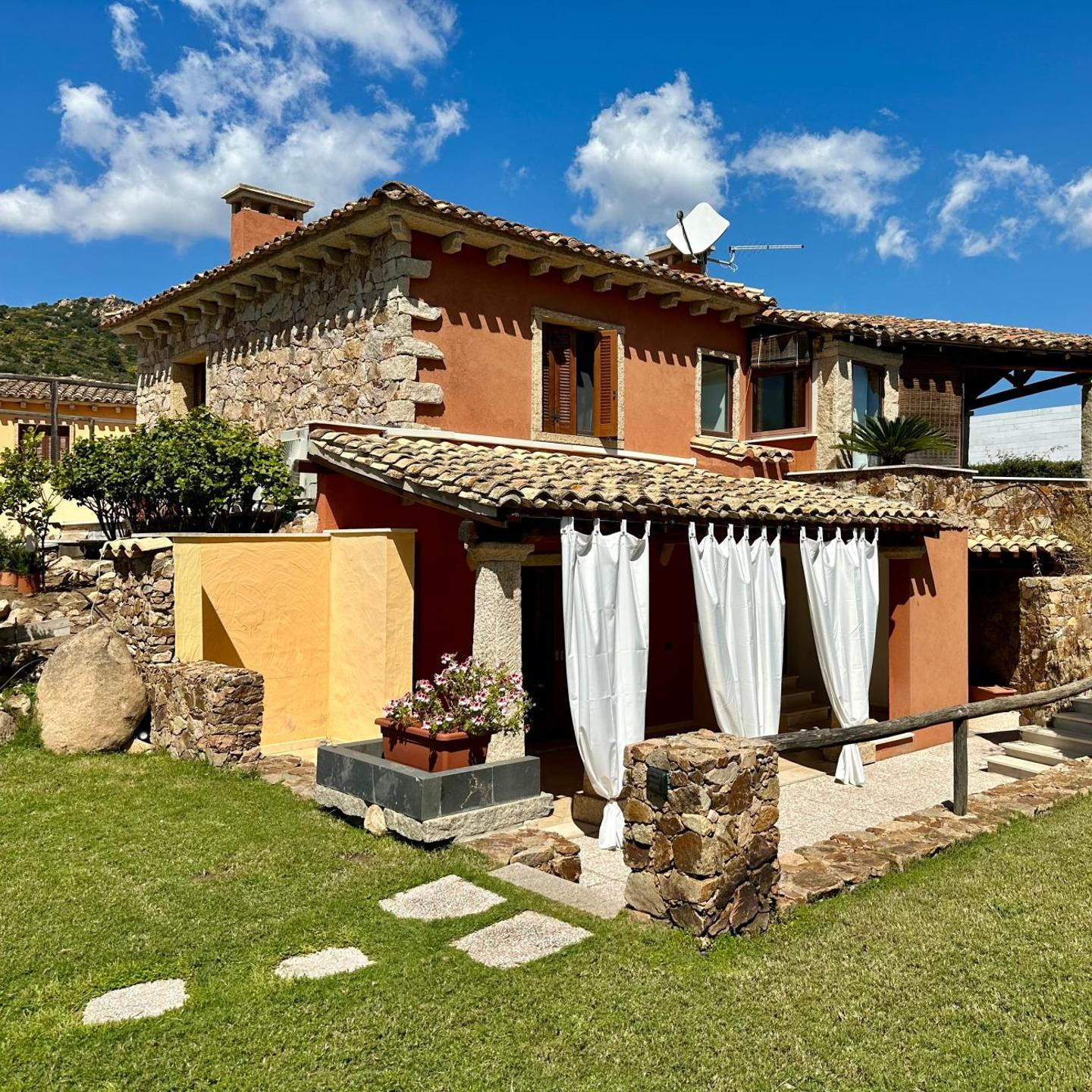 Villa Zippiri Is Molas Pula