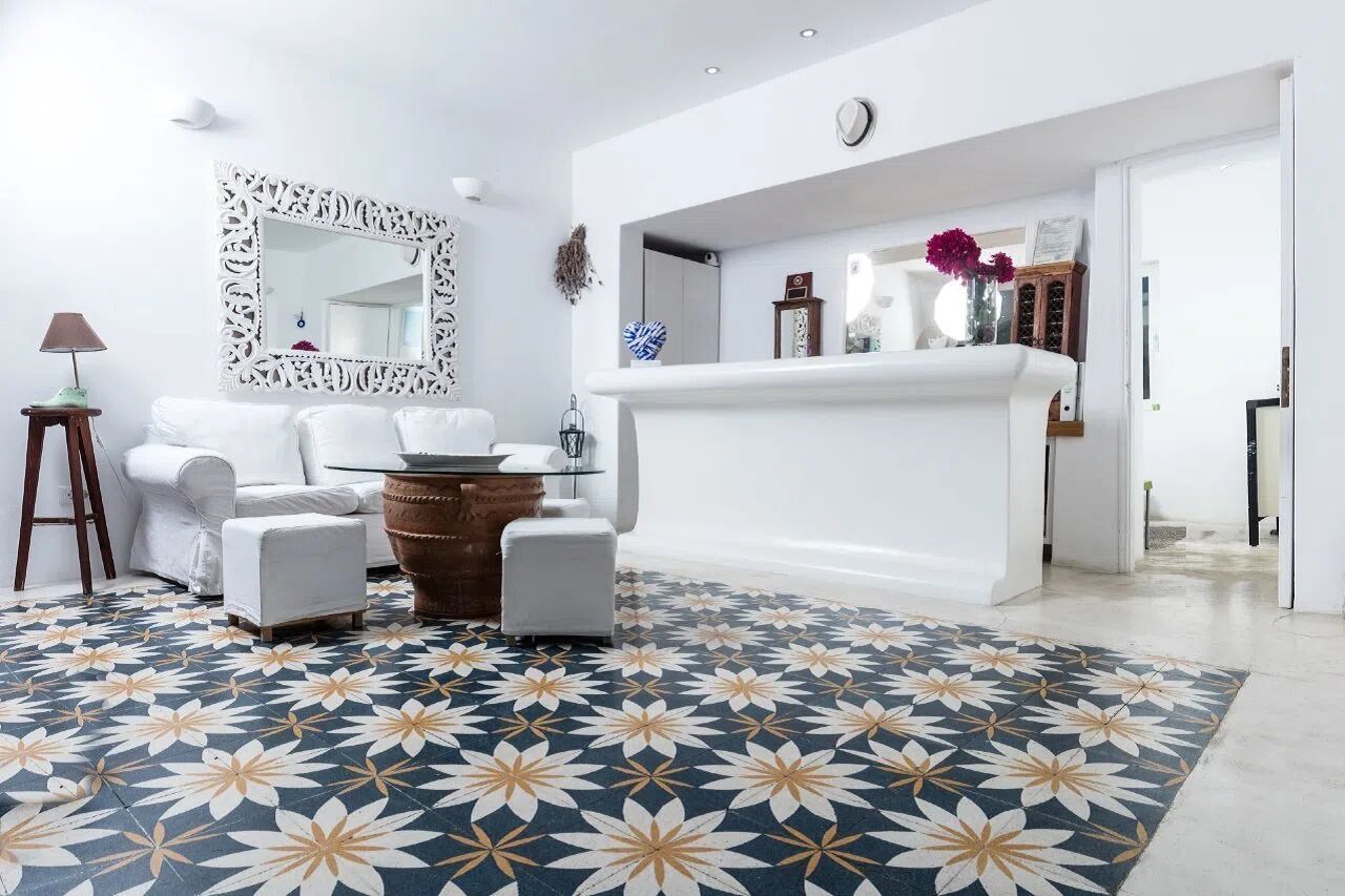 Rhenia Hotel