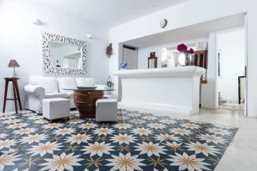 Rhenia Hotel