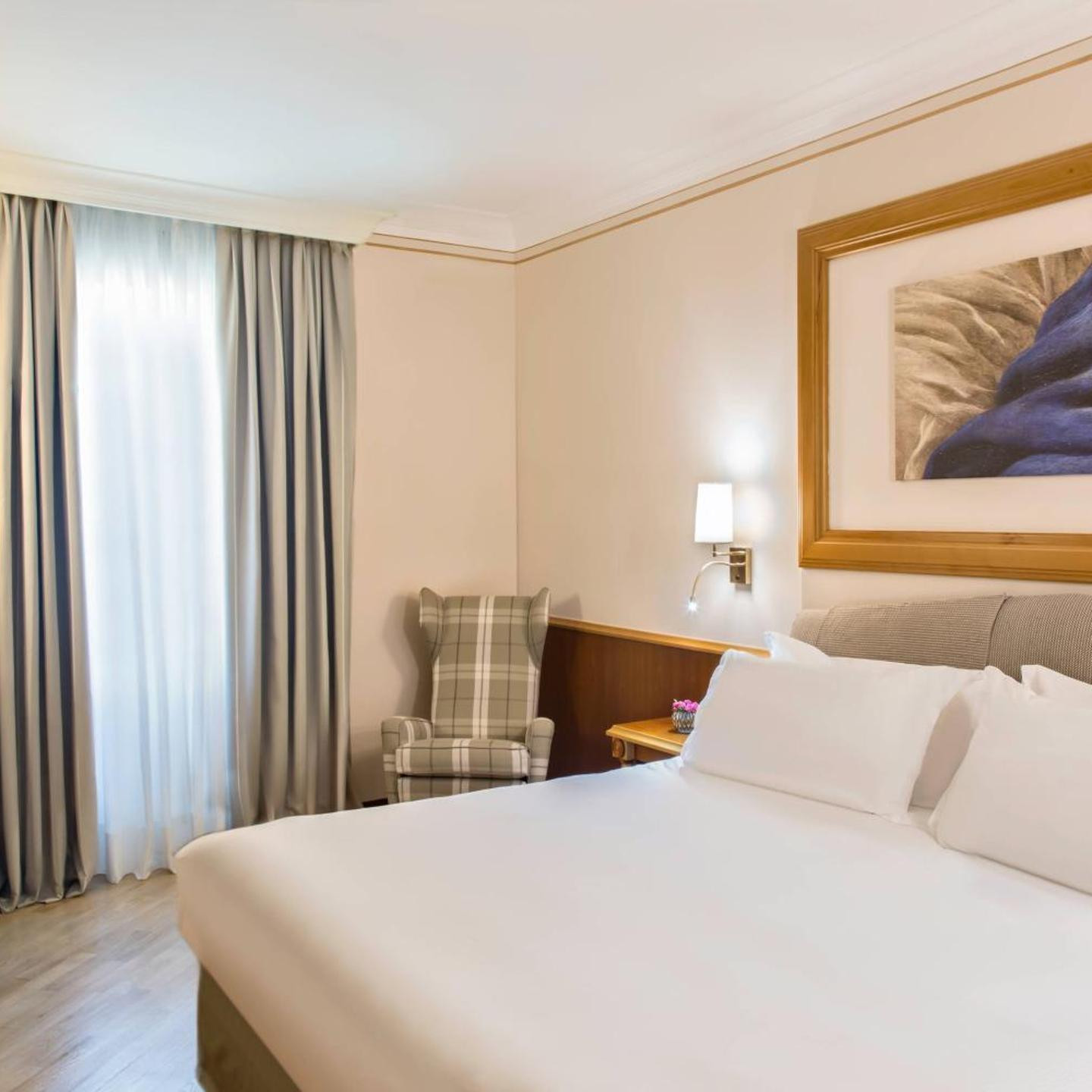 Renaissance Naples Hotel Mediterraneo