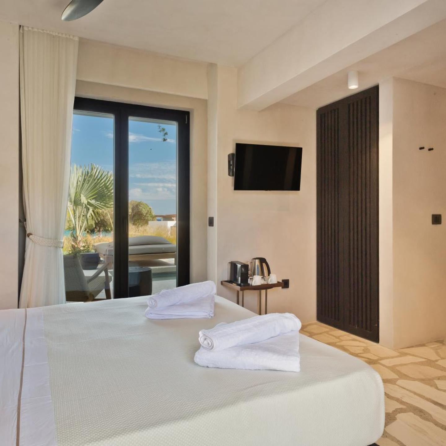 Almi Luxury Rooms