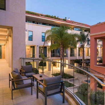 Trianon Luxury Apartments & Suites