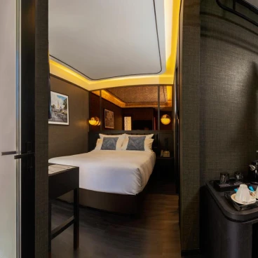 The Gravitique Hotel Khaosan