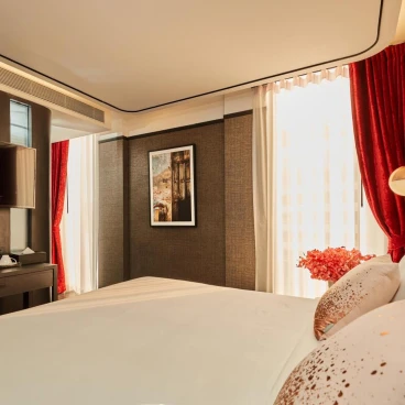 The Gravitique Hotel Khaosan