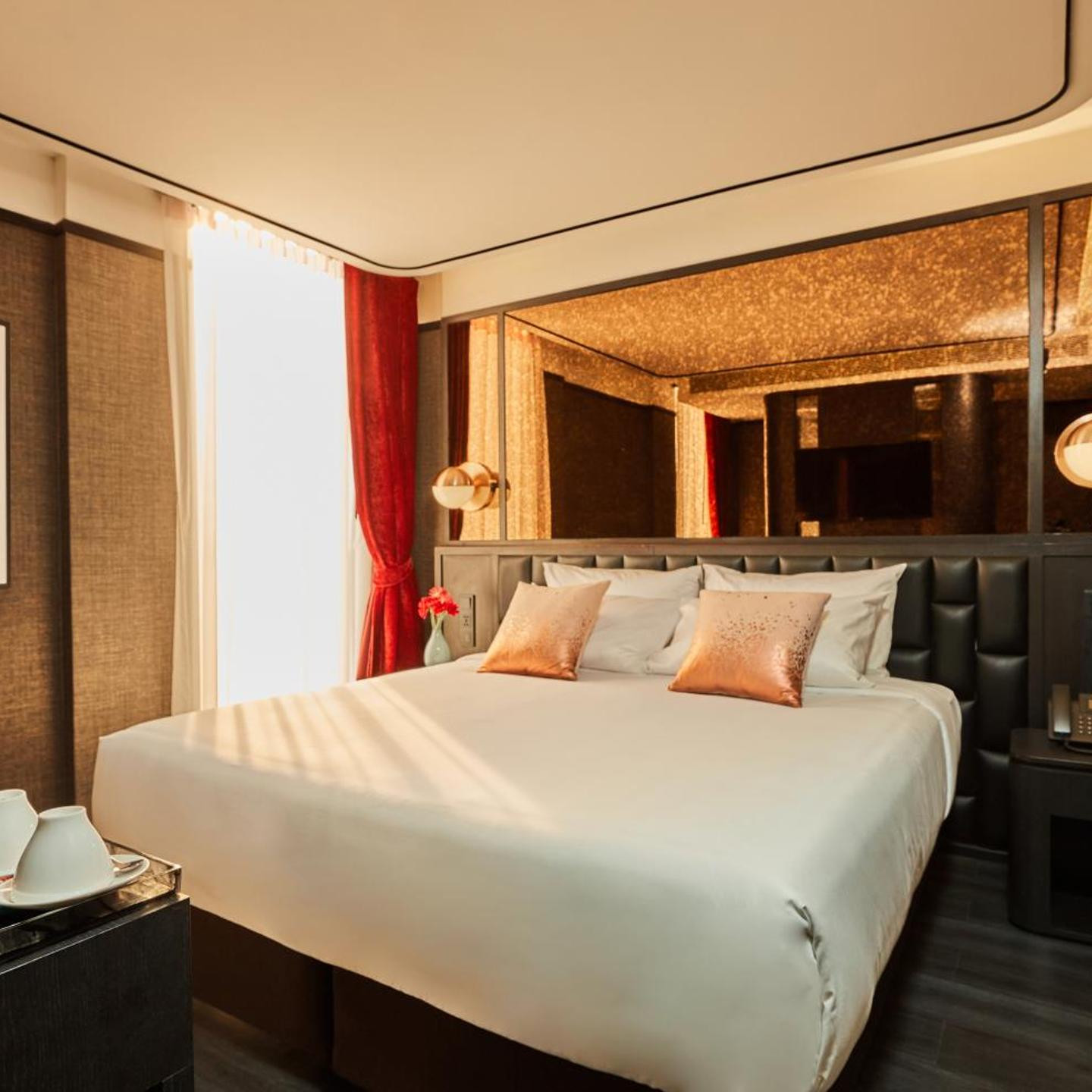 The Gravitique Hotel Khaosan