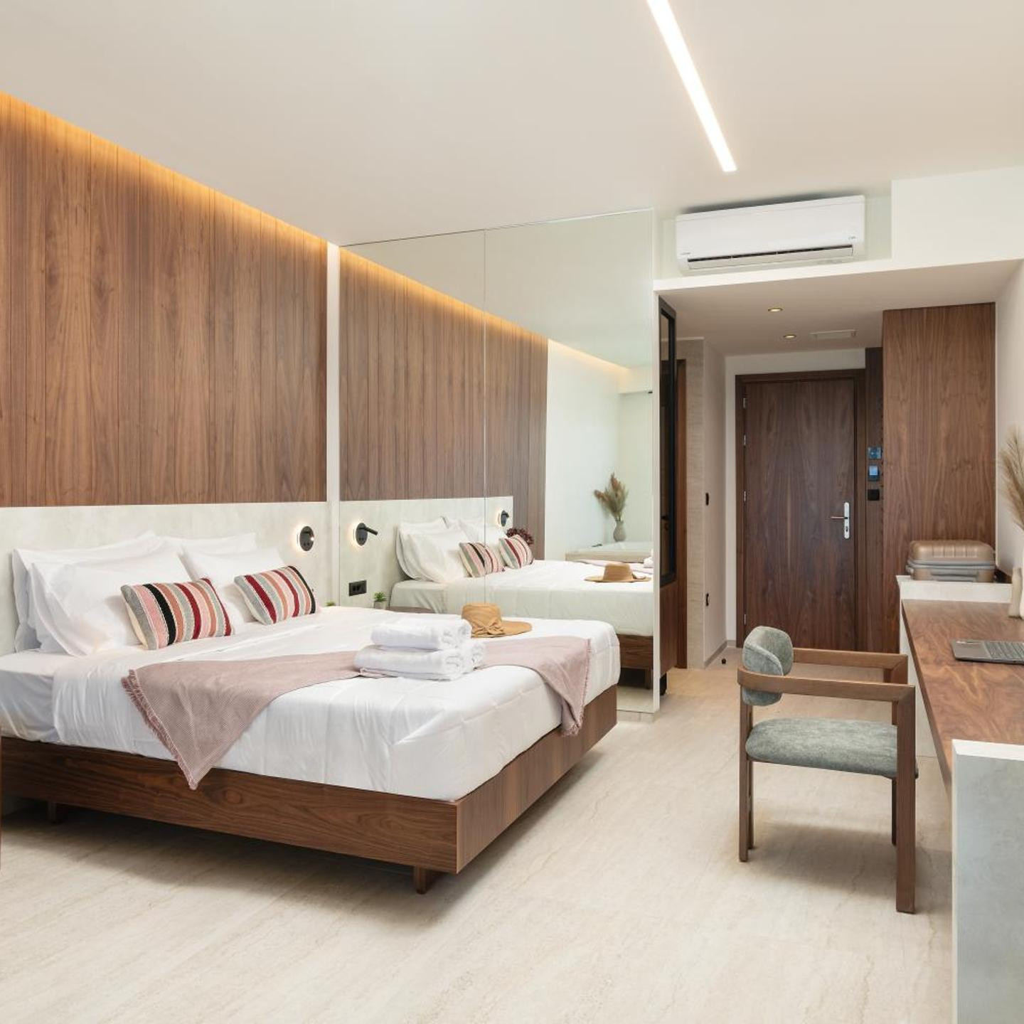 Elia Sea Suites