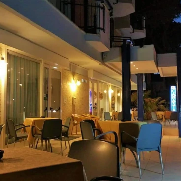 Hotel Canasta