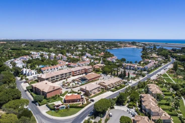 Lakeside Country Club