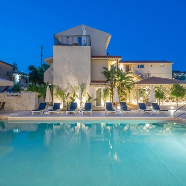 Makris Yialos Apartments