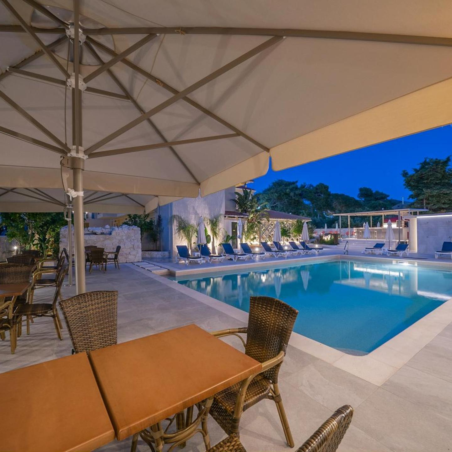 Makris Yialos Apartments