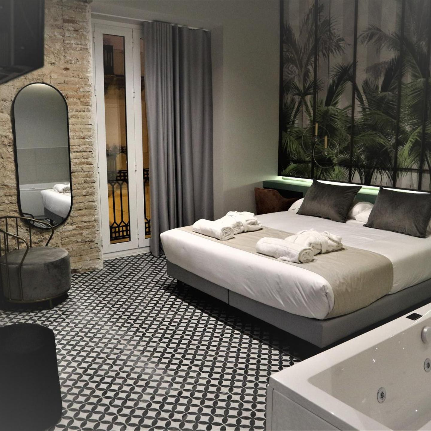 YOU & CO. Quart Boutique