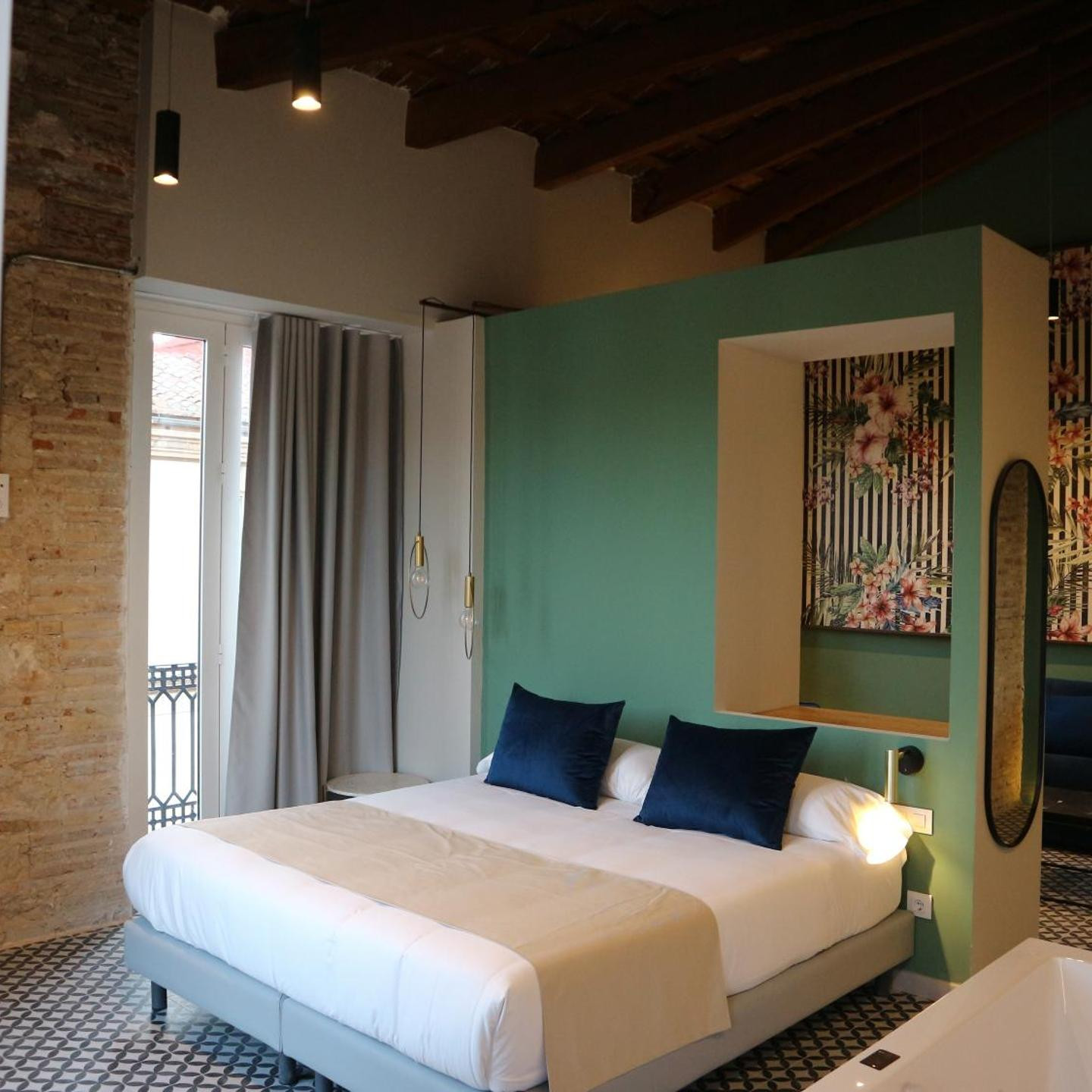 YOU & CO. Quart Boutique