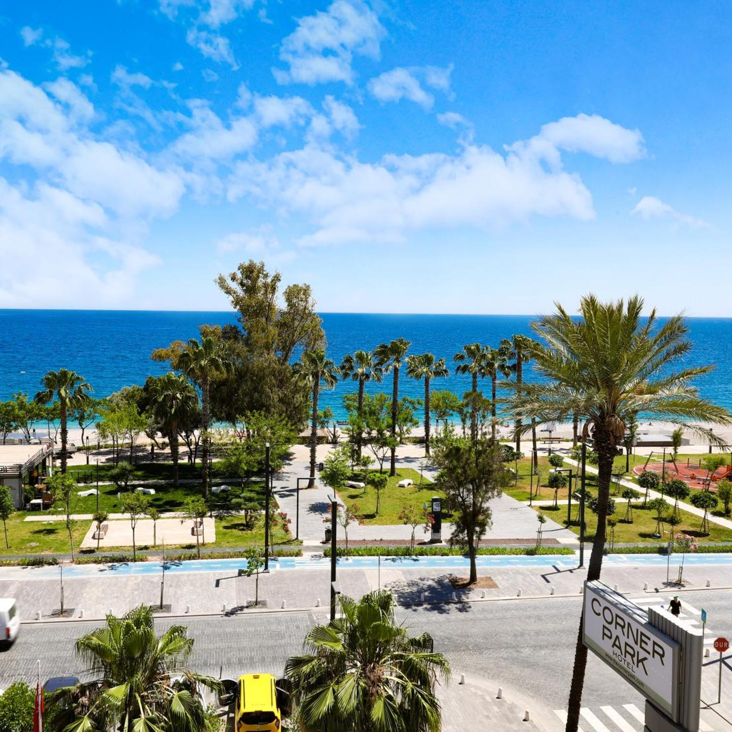 The Corner Park Hotel