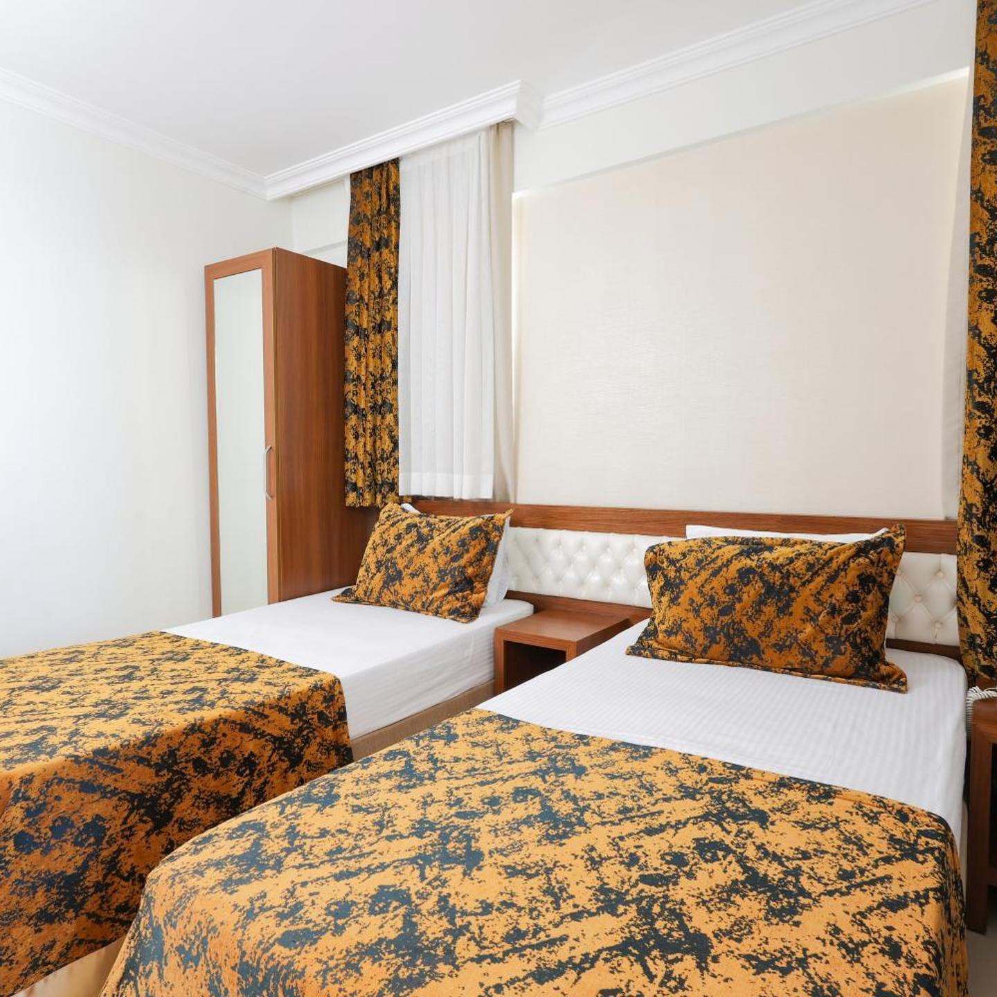 The Corner Park Hotel