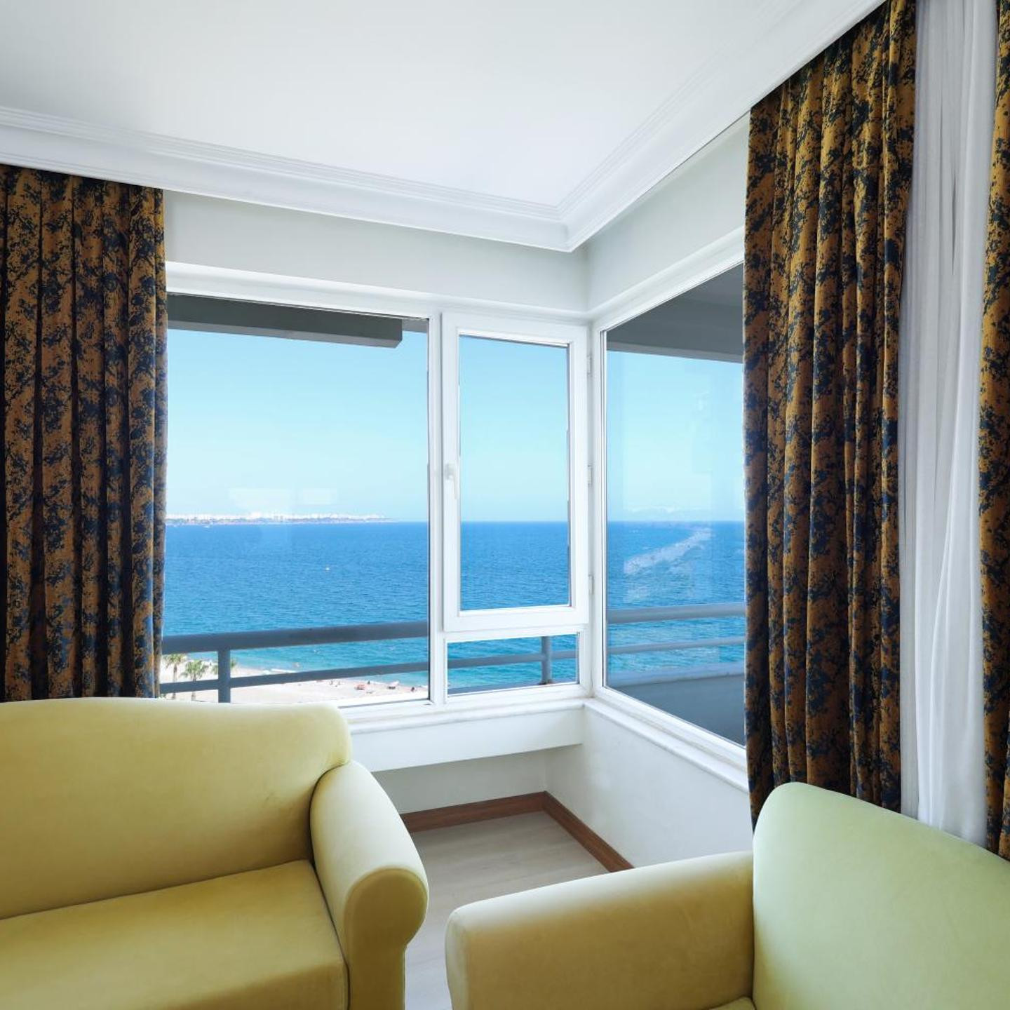 The Corner Park Hotel