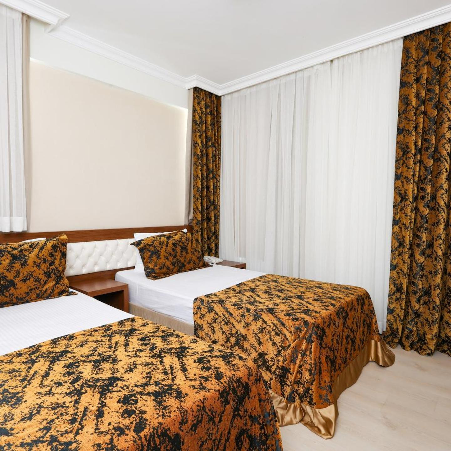 The Corner Park Hotel