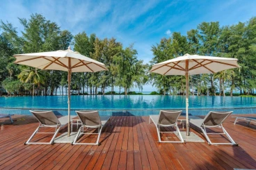 Splash Beach Resort, Maikhao Phuket - SHA Extra Plus