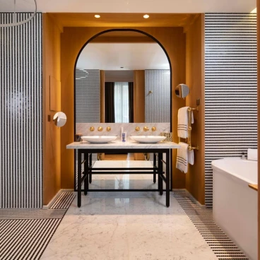 Hôtel Vernet Champs Elysées Paris