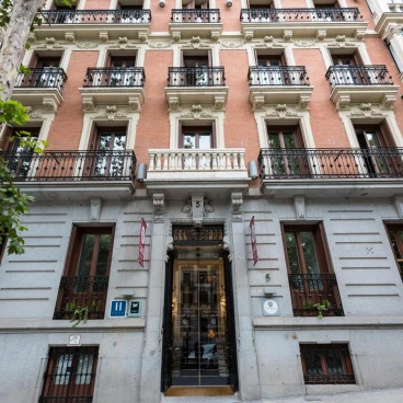 Petit Palace Lealtad Plaza