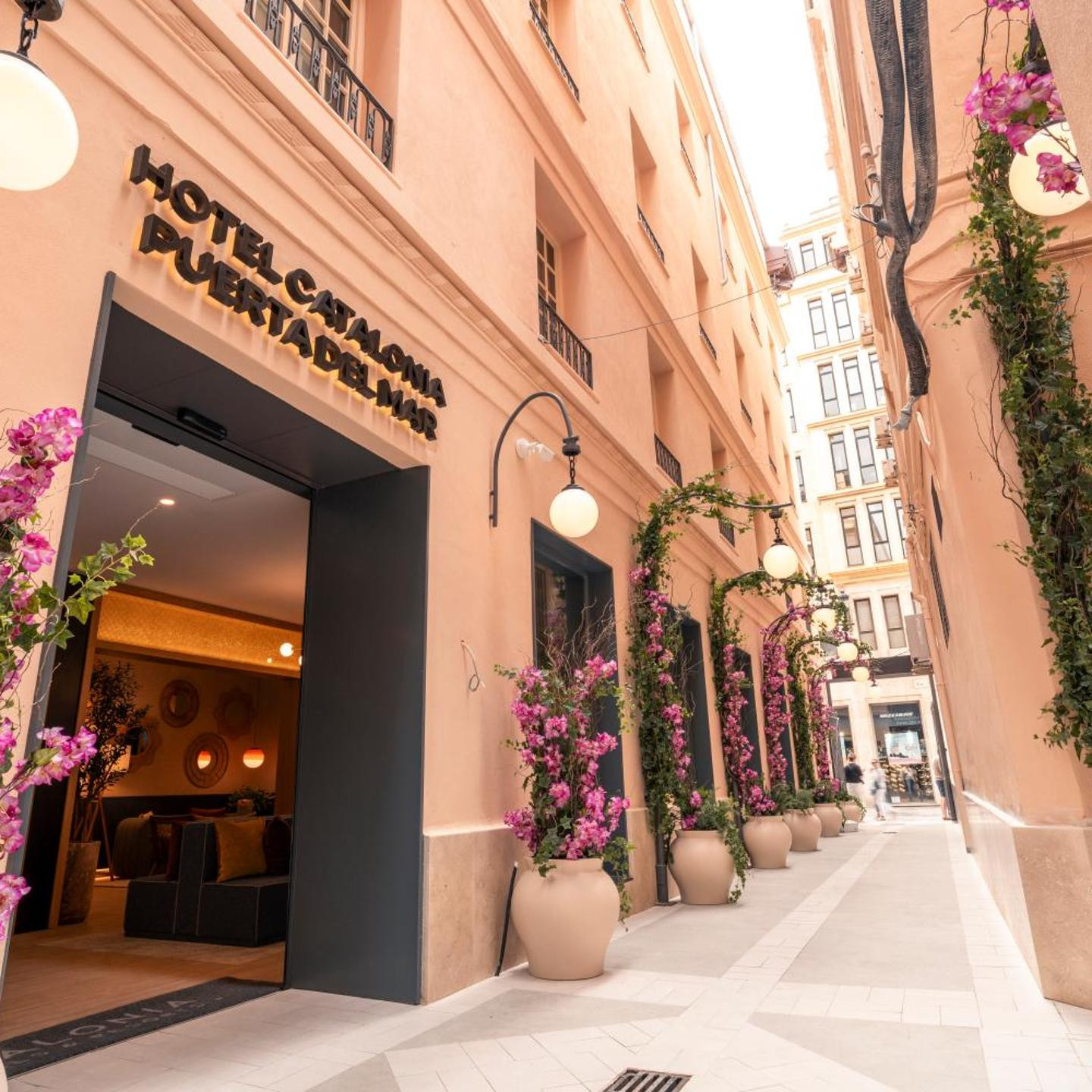 Catalonia Puerta del Mar