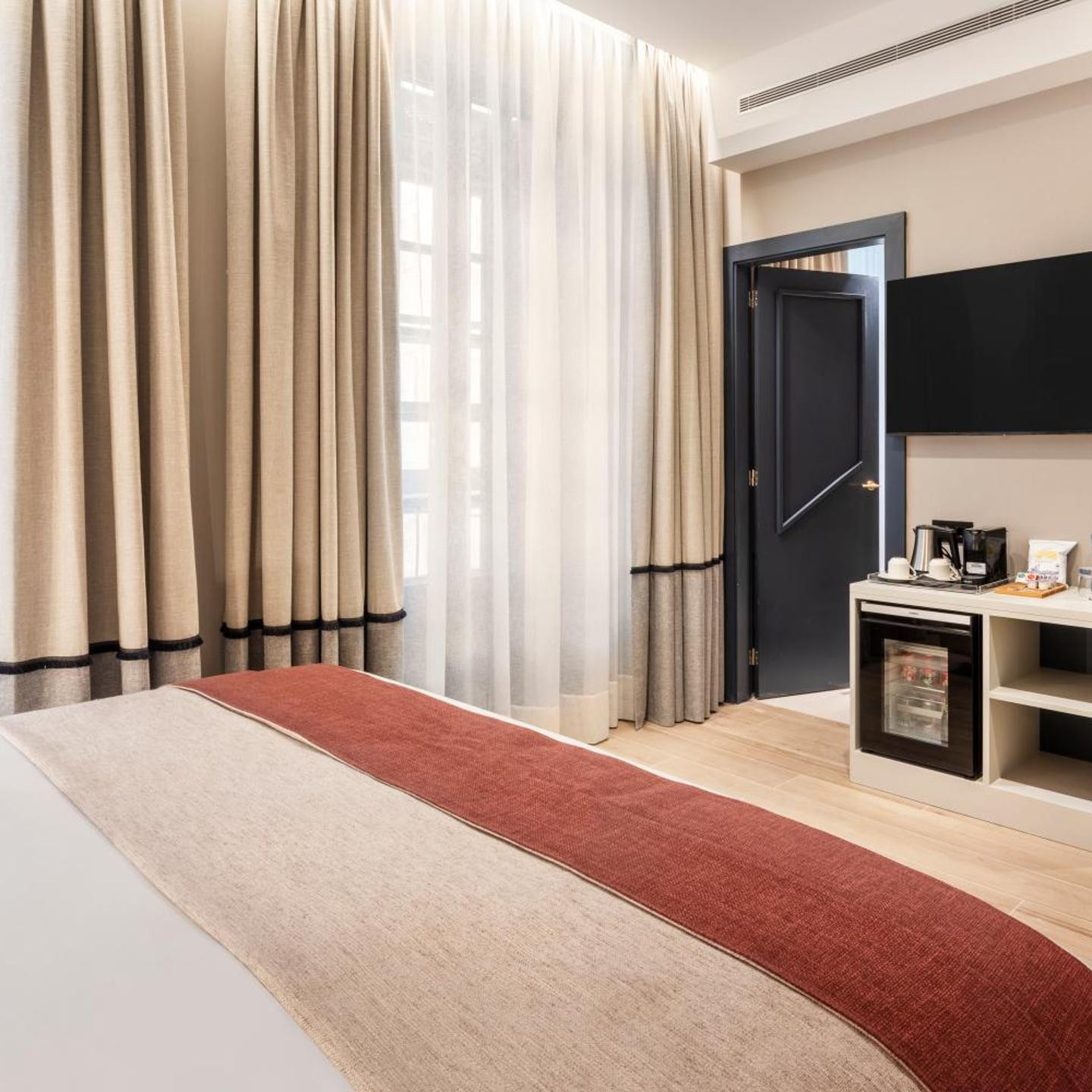 Catalonia Puerta del Mar