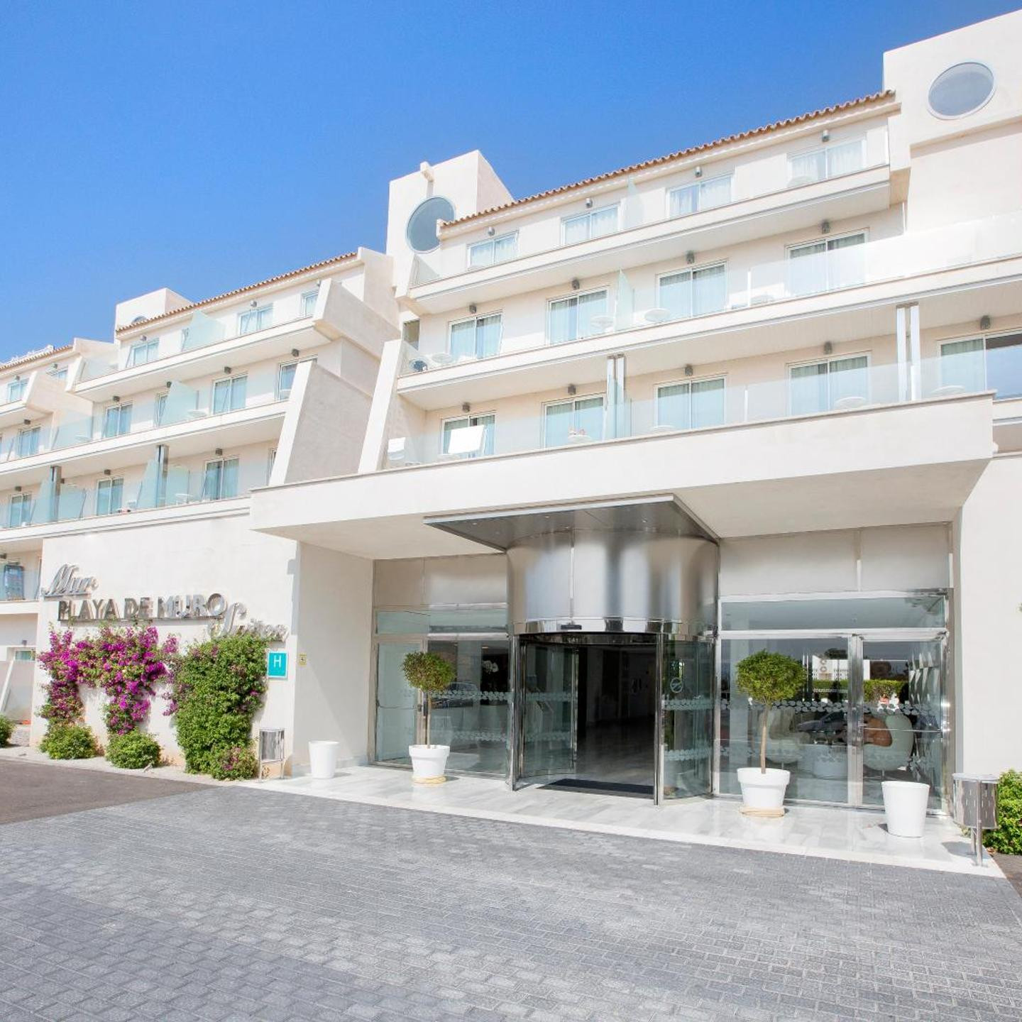 Mar Hotels Playa de Muro Suites