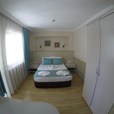 Almena Hotel