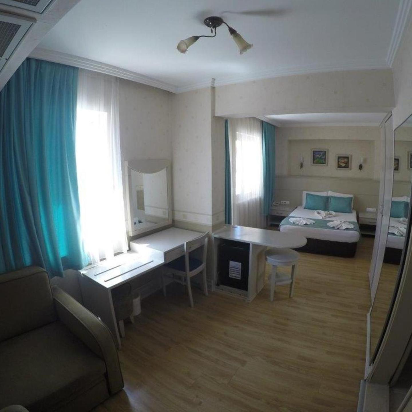 Almena Hotel