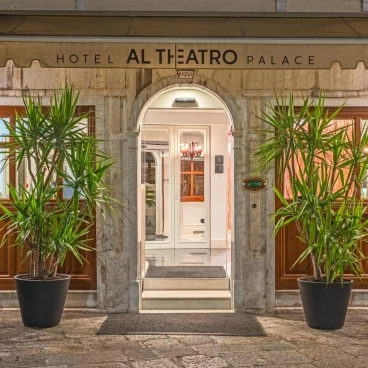 Al Theatro Palace