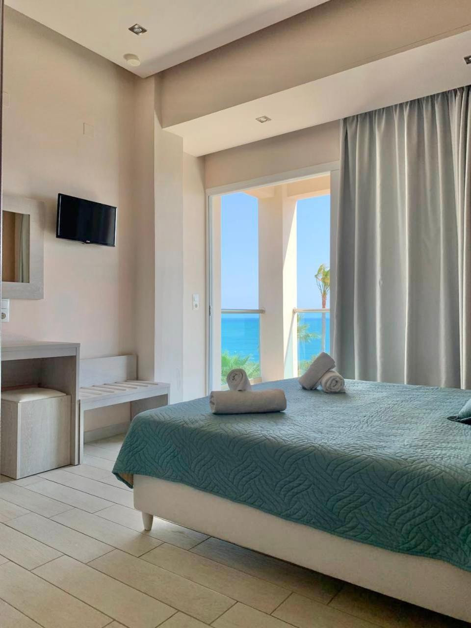 Saradari Beach Hotel - Adults Only