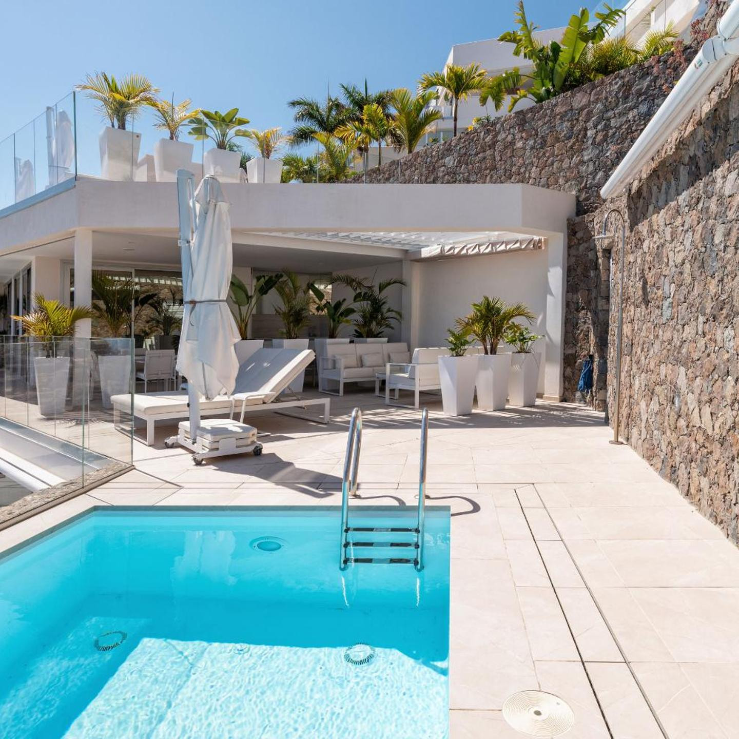 Grand Horizon Luxury Boutique Apartments