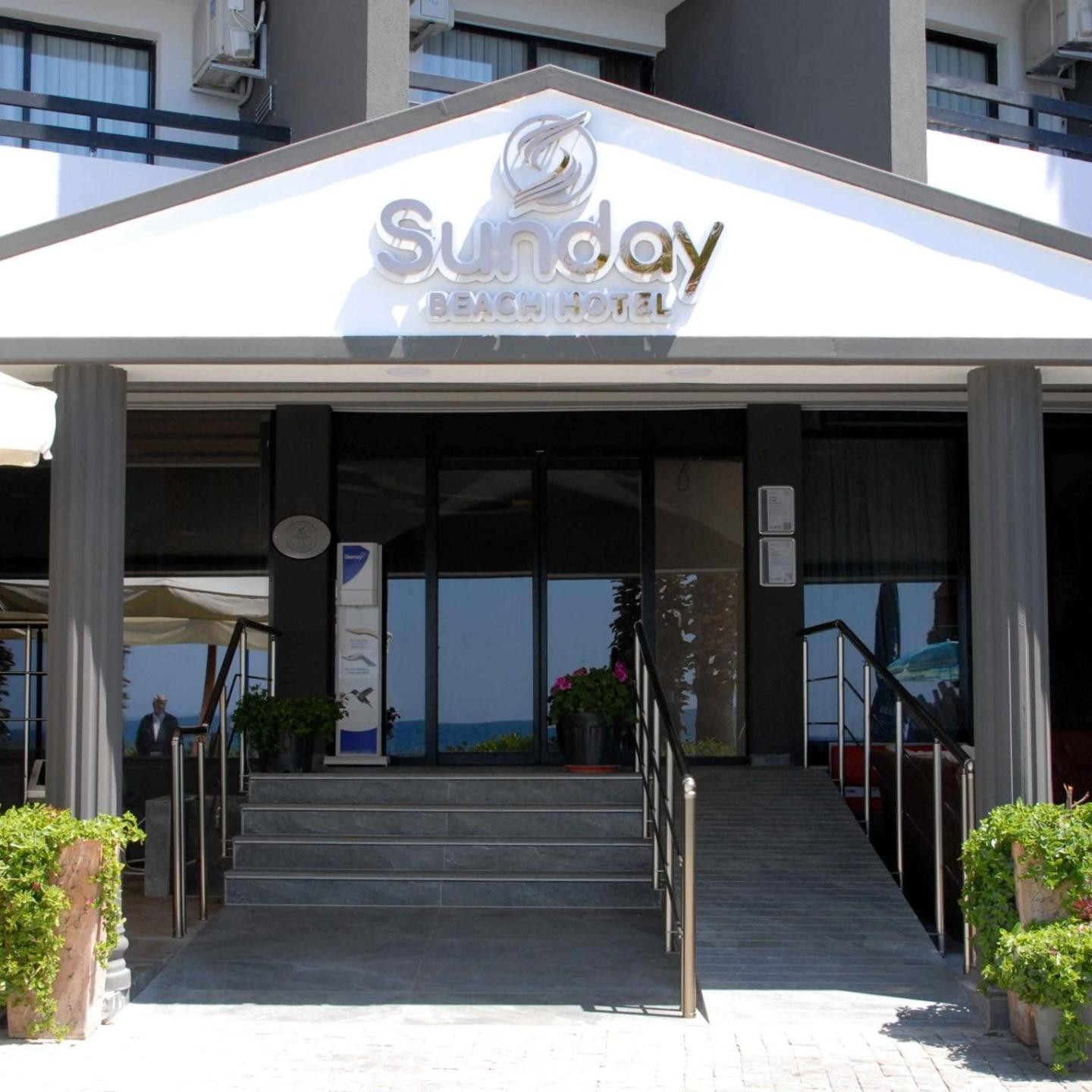 Sunday Beach Hotel