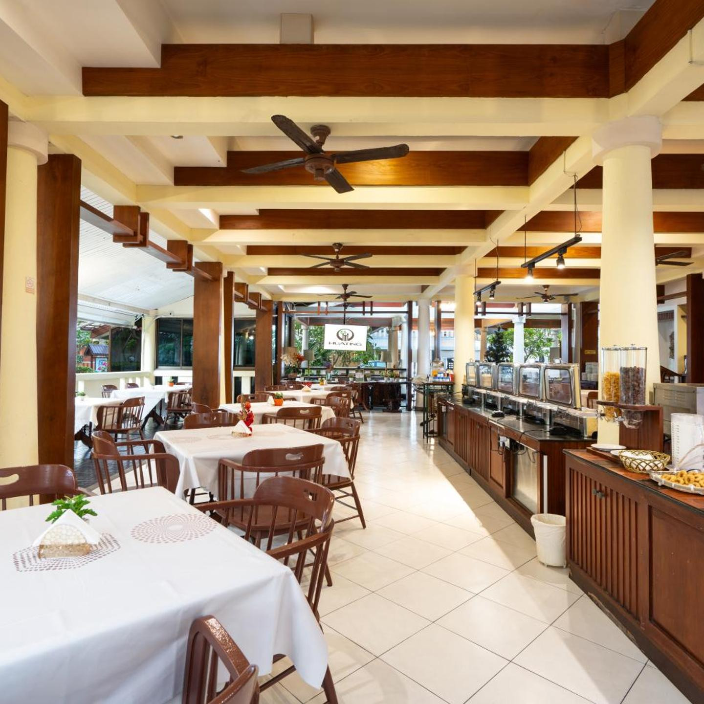 Phuket Leelavadee Hua Ting Resort