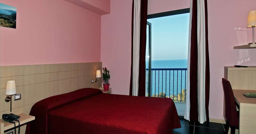 Tus Hotel & Residence