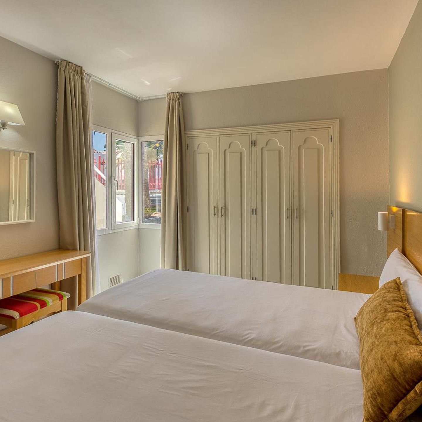 LIVVO Koala Garden Apartamentos