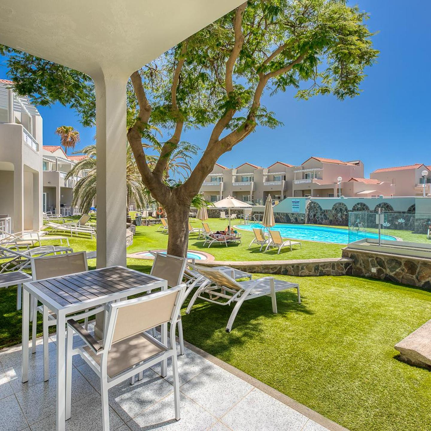 LIVVO Koala Garden Apartamentos